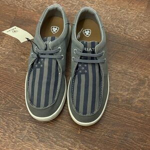 Ariat kids Hilo Gray and Navy Sneakers never worn new with tags